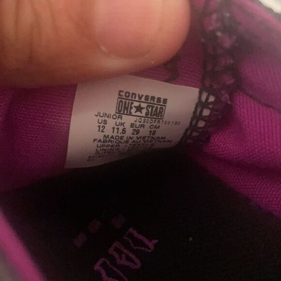 𝅺girls Converse Sneakers - Picture 6 of 6